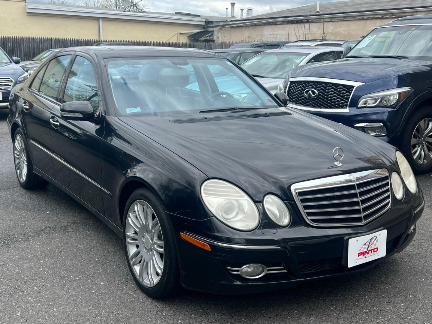 2008 BLACK /Black Leather Mercedes-Benz E-Class E350 Luxury (WDBUF87X48B) with an 3.5L V6 DOHC 24V engine, located at 1018 Brunswick Ave, Trenton, NJ, 08638, (609) 989-0900, 40.240086, -74.748085 - WoW! This Mercedes E-Class is a Black Beauty!! Just Serviced and Detailed and ready for the next driver who will appreciate this vehicle! A real nice Mercedes E 350 4-matic. Financing available - Photo#4